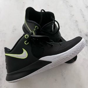 Nike Kyrie Mens